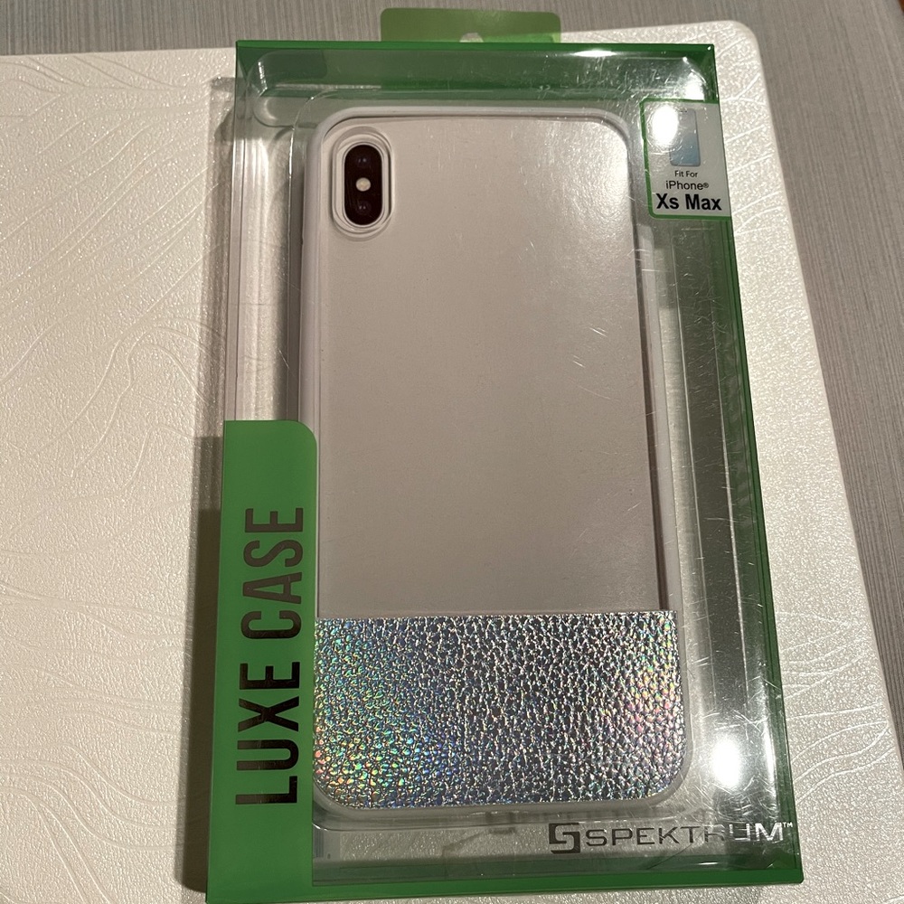 Xs Max case - clear with white bumper